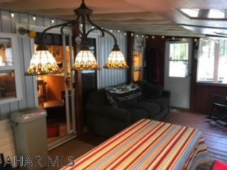 Glendale Yearound - Residential