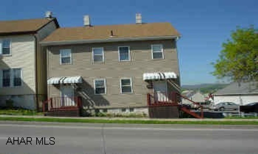 Vinyl sided, shingled roof, 2 bedroom, 1 bath on each side. Section 8 approved. Must be sold with 405-405 1/2 17th St & 1704-06 Fourth Avenue.