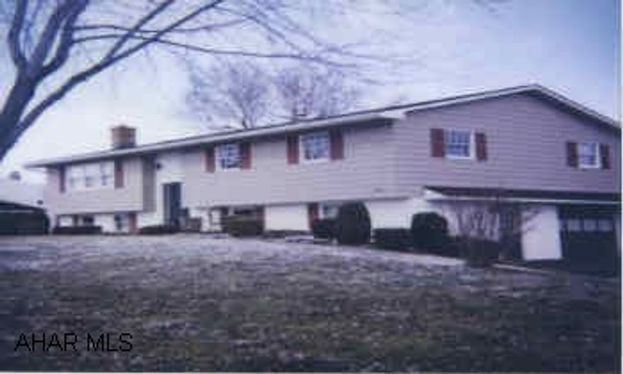 LOVELY, SPACIOUS HOME WITH EXTRA FEATURES IN SPRING COVE SCHOOL DISTRICT. 4 BEDROOM, 1.75 BATHS, FAMILY ROOM WITH FIREPLACE. OFA HEAT AND C/A.