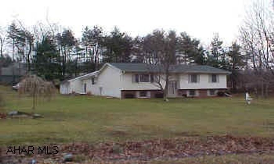 Janesville, PA Clearfield Co. Moshannon Valley Schools, Oil & coal, hot water heat, Immaculate bi-level with addition in 2000. Same neighborhood as Mountz Memorial Park which offers fishing, swimming, baseball,tennis,volleyball,basketball,and playground. Janesville, PA 16680 Clearfield Co. Moshannon Valley Schools, Oil and coal, hot water heat, Immaculate bi-level with addition in 2000. Same neighborhood as Mountz Memorial Park which offers fishing, swimming, baseball,tennis,volleyball,basketball,and playground. I-99 to Tyrone, take Rt 453 fo 12 mi at blinking light go straight, go 1/4-1/2 mi turn left on Veterans St go 2-3 blocks and turn left at VFW and Mountz Park sign - Home on left.  J-748
