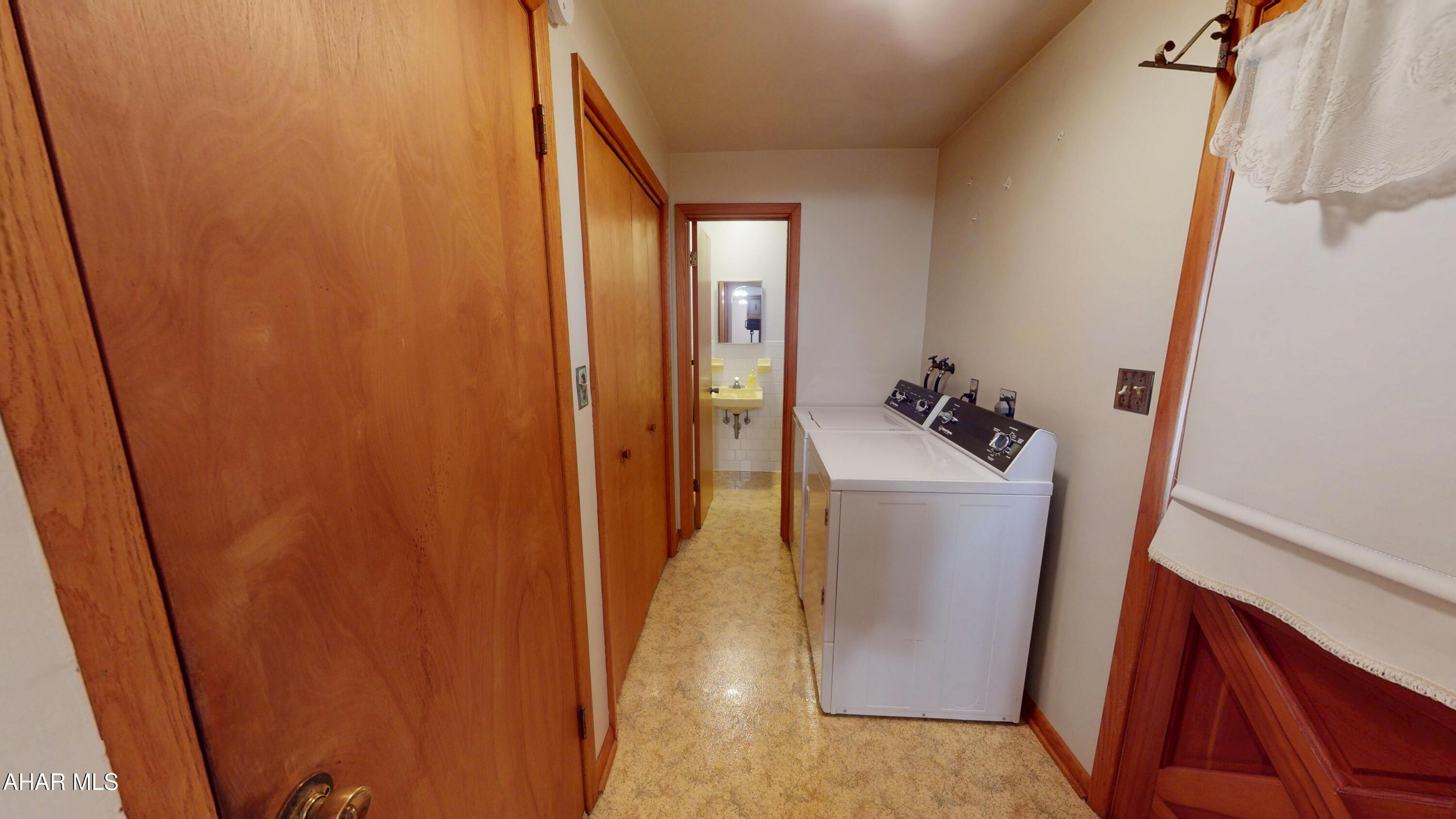 Foot of Ten - Residential