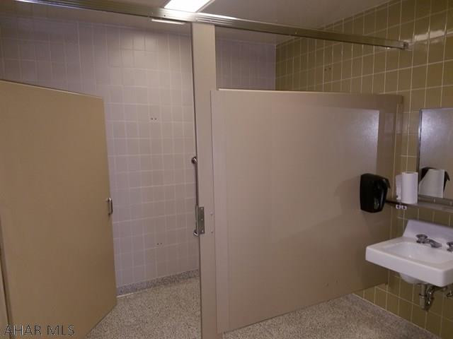 Unknown - Commercial Sale