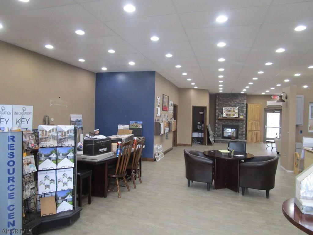 Unknown - Commercial Sale