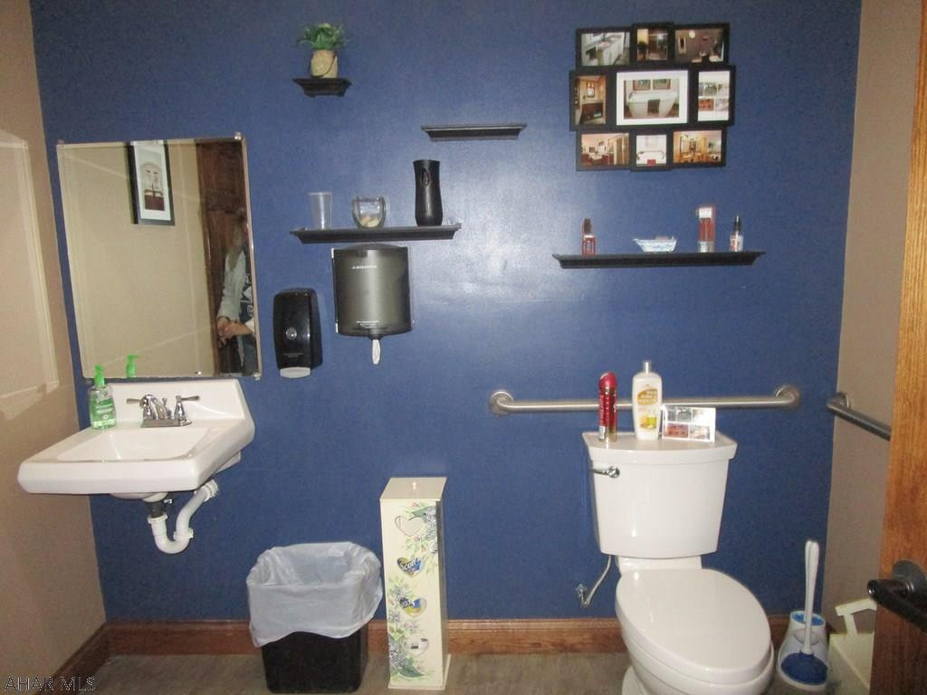 Unknown - Commercial Sale