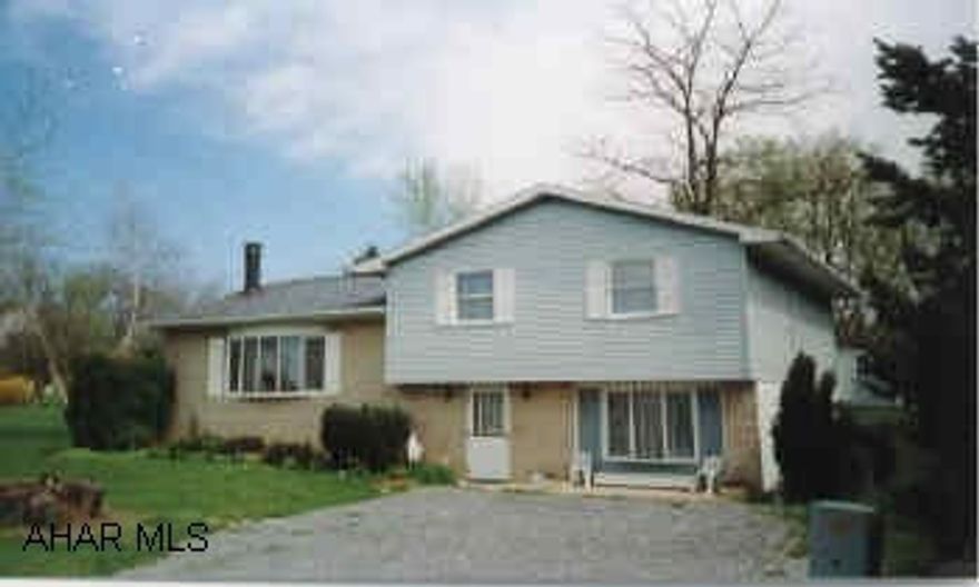 SELLER IS OFFERING A PACKAGE PRICE FOR THE HOUSE PLUS ADDITIONAL LOT BEHIND HOUSE 92X124 FOR $123,900. WHAT A BUY! NEW OIL FORCED AIR FURNACE AND HOT WATER HEATER.