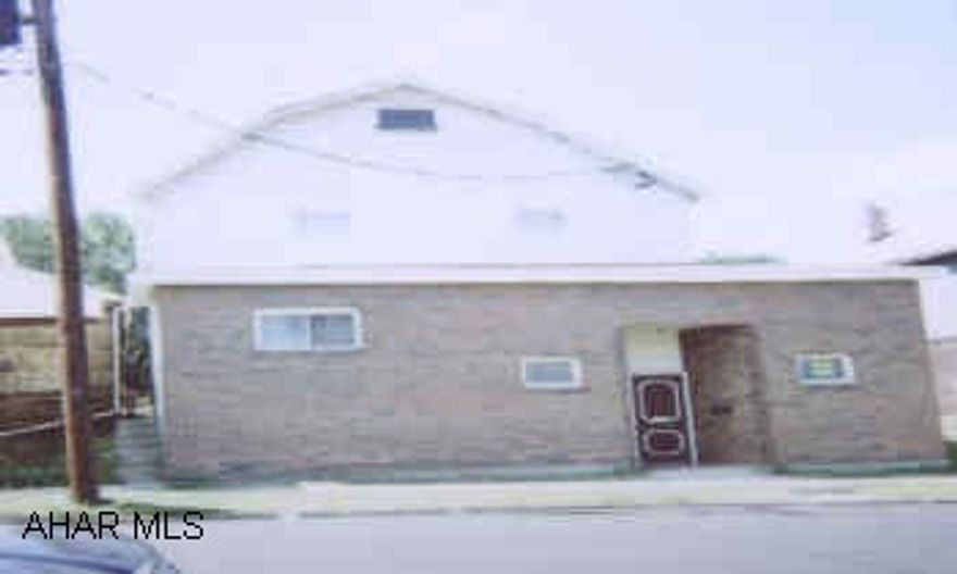 DAY-CARE OR BEAUTY SHOP POSSIBILITIES! LGE RM W/BATH ON 1ST FL. 2-br'S CAPTIVE. UPDATED! POSSIBLE BATH ON 3RD FL. ALL APPL STAY! BRICK & VINYL. LGE YARD W/OFF-STREET PARKING. LGE REAR PORCH. ROOF=4 YEARS. MUST SEE! APPTS THRU LINDA.