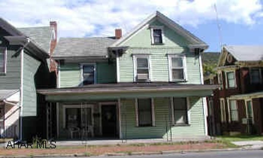 Nice home, 3 bedrooms. Priced to sell.