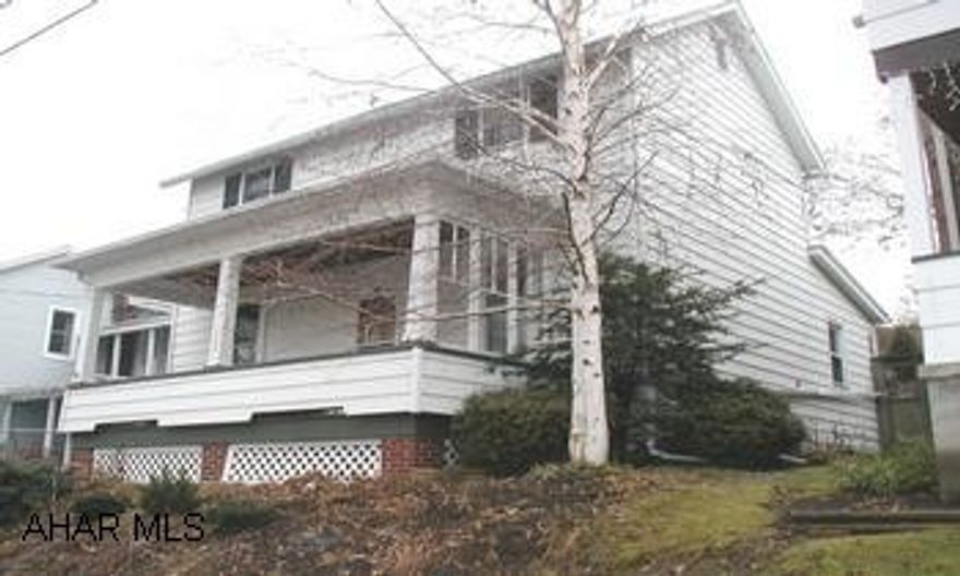 BRIGHT AND CHARMING 2 BDRM HOME ON DEEP LANDSCAPED LOT IN QUIET NEIGHBORHOOD. EVERY ROOM UPDATED, GOOD MECHANICS. JUST MOVE IN! CALL ELLEN 937-0062. BRIGHT AND CHARMING 2 BDRM HOME ON DEEP LANDSCAPED LOT IN QUIET NEIGHBORHOOD. EVERY ROOM UPDATED, GOOD MECHANICS. JUST MOVE IN! CALL ELLEN 937-0062.