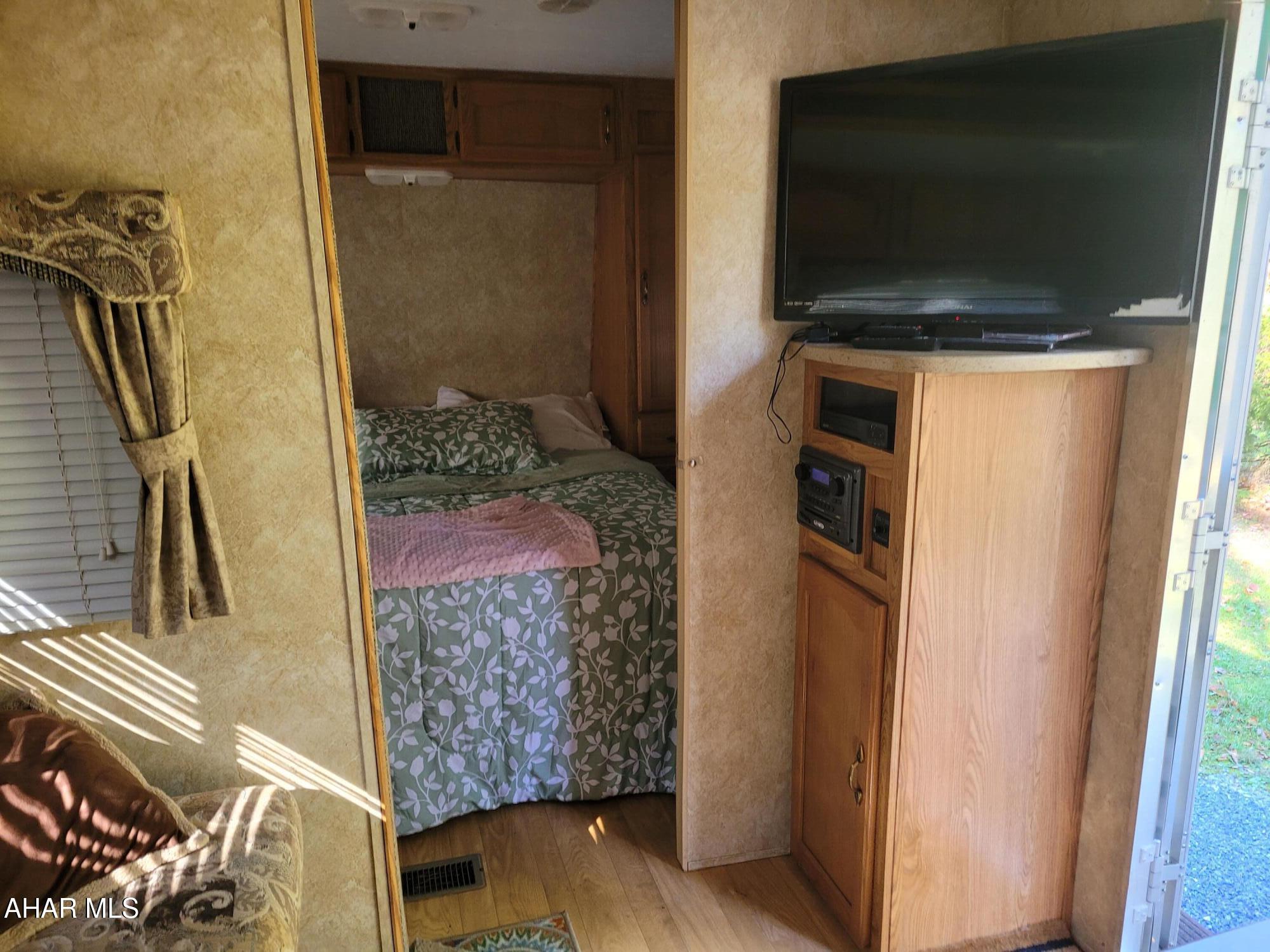 Glendale Yearound - Residential