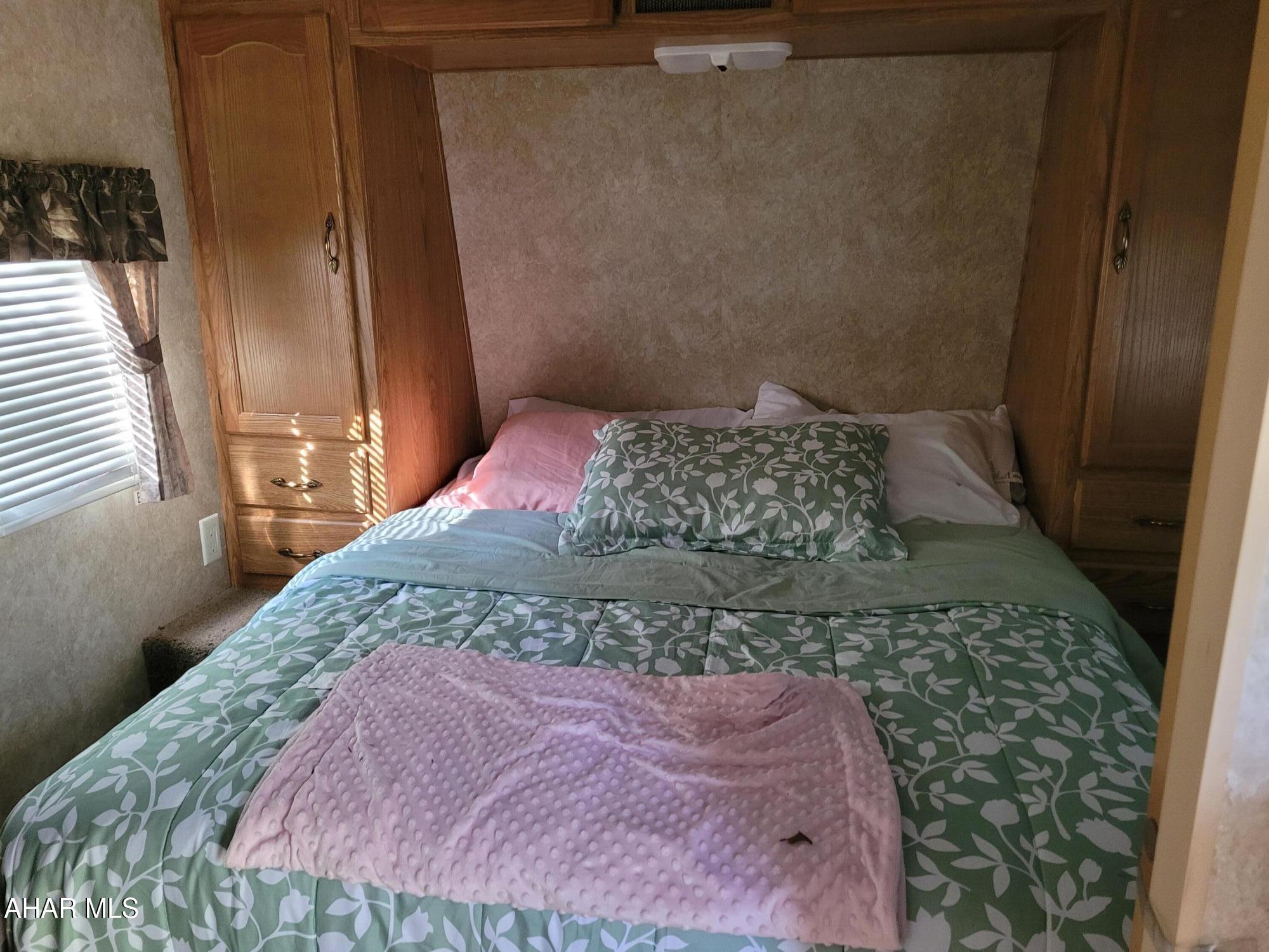 Glendale Yearound - Residential