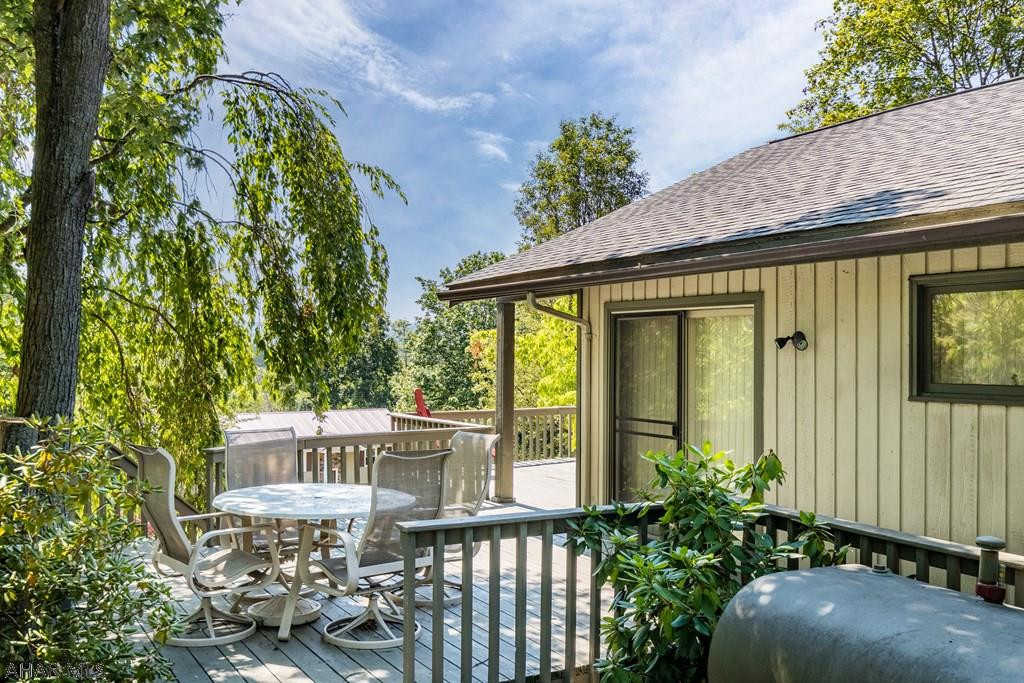 Holiday Manor - Residential