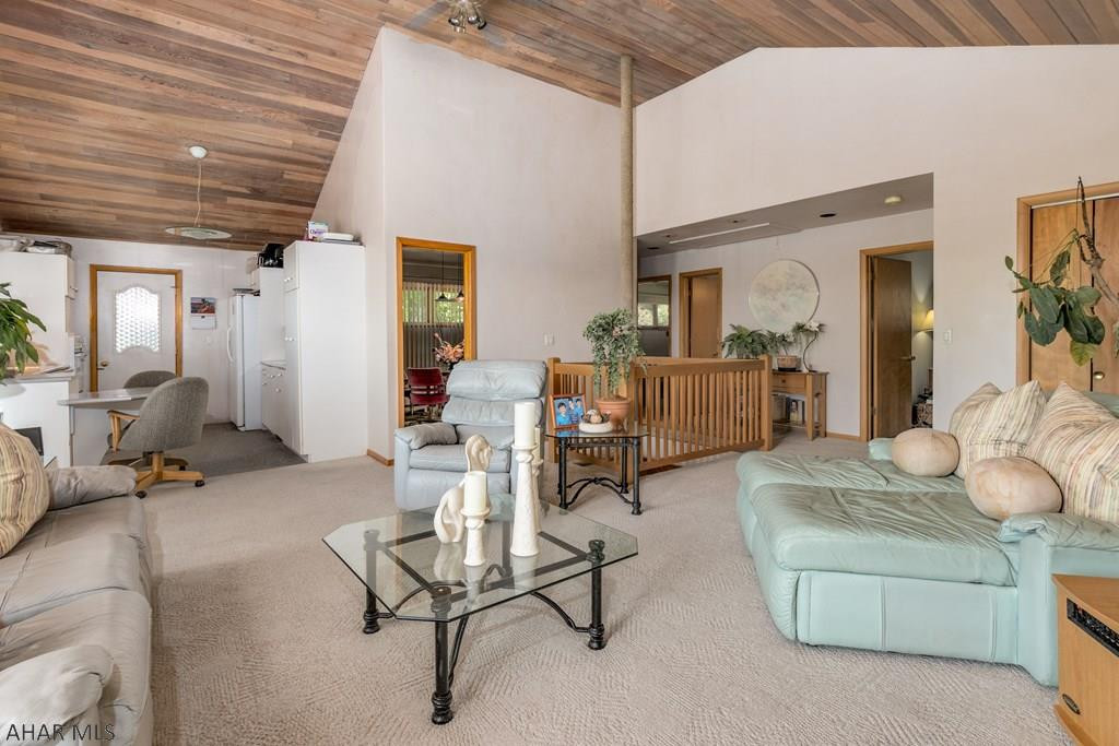 Holiday Manor - Residential