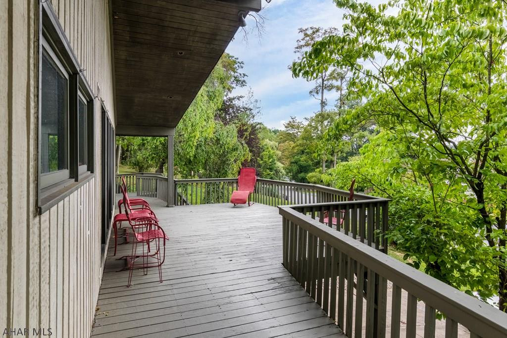 Holiday Manor - Residential