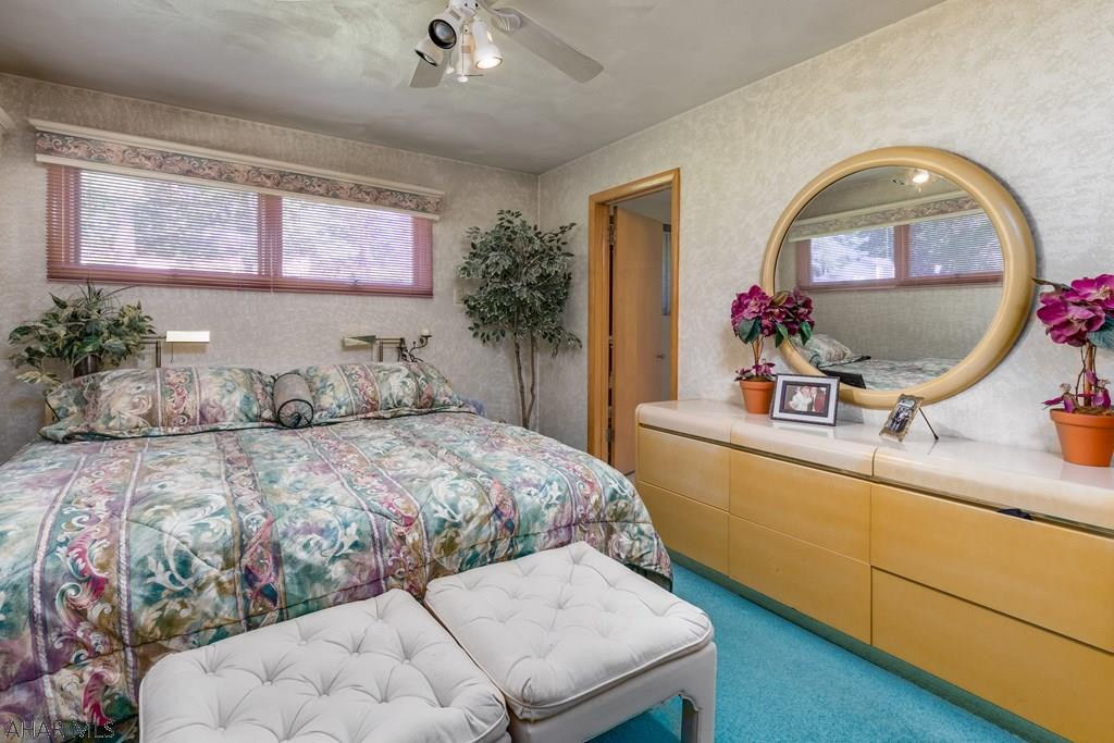 Holiday Manor - Residential