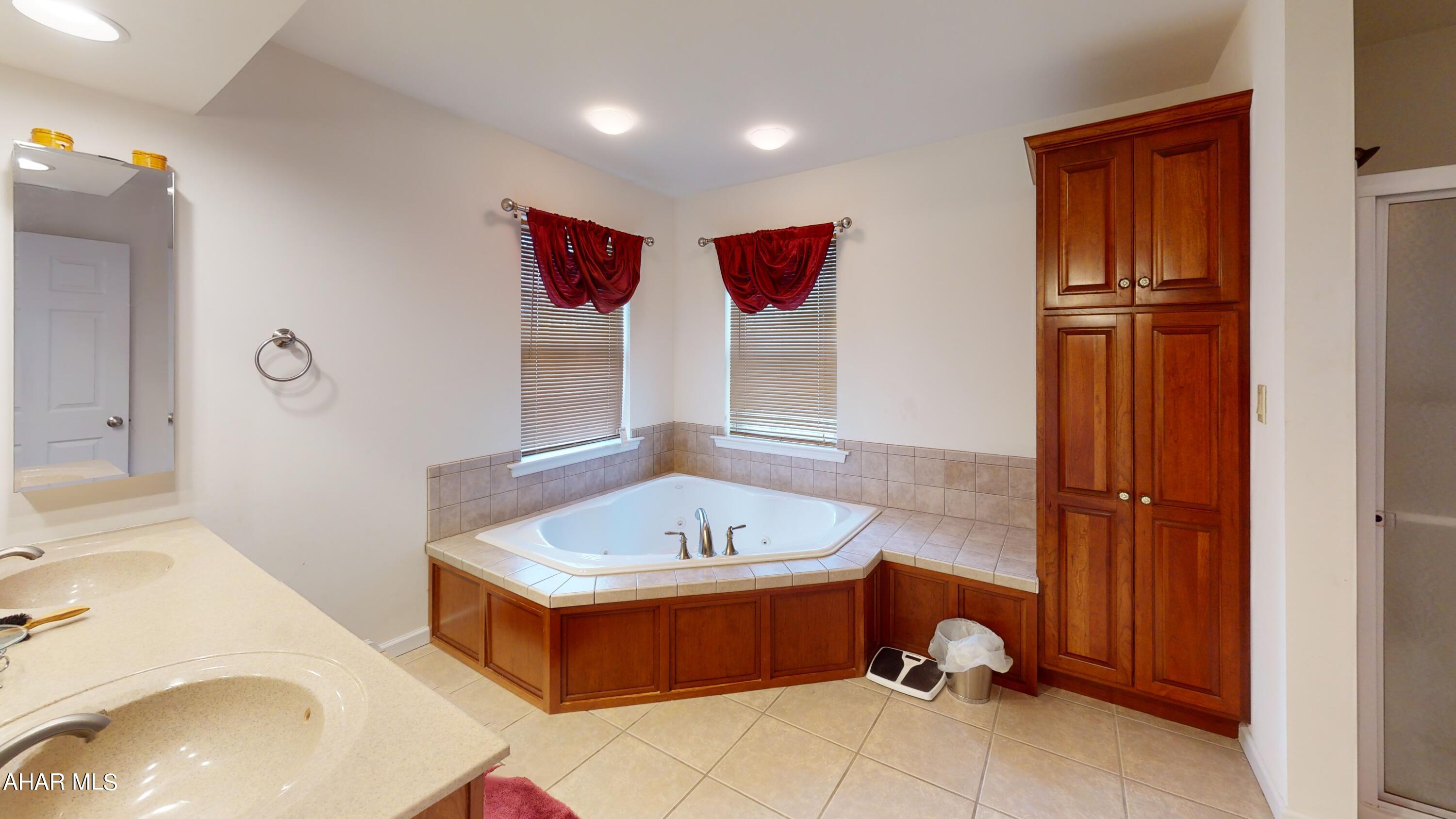 Fox Hollow - Residential