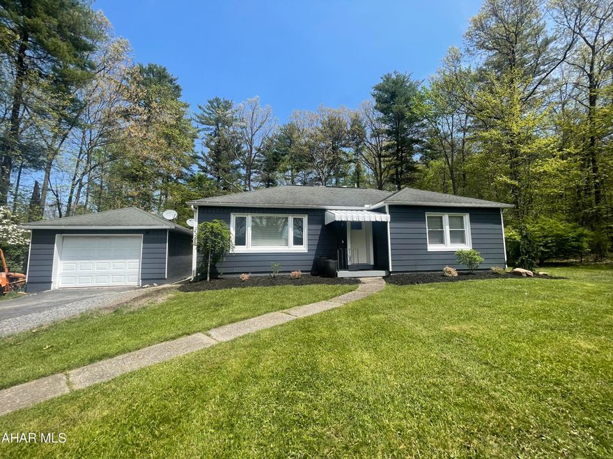 Immaculate 2 bedroom home in Bellmeade Area. Beautiful kitchen open bar area to dining room and living room. Perfect for entertaining. Amazing rain tile shower. Lots of lighting. Laundry room with lots of room for folding. Tankless hot water. Brand new large deck over looking the .99 acre. Shed and 1 car detached garage. Bellwood School District.