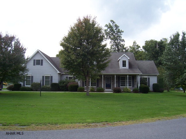 Lakewood Manor - Residential