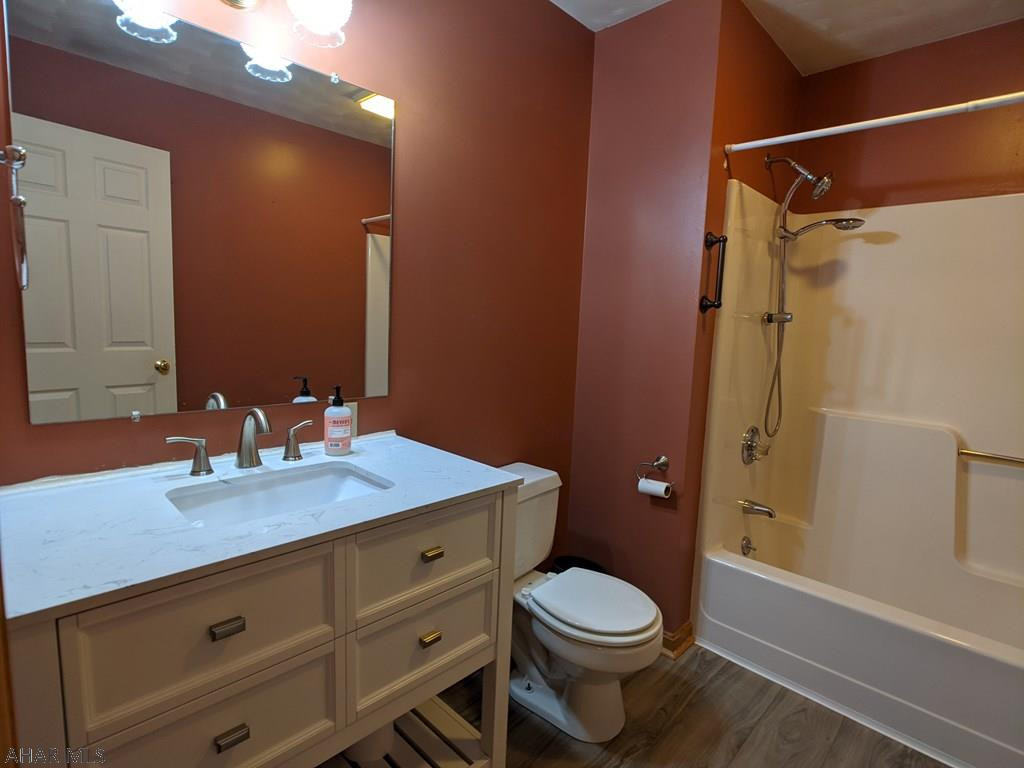 Holiday Manor - Residential