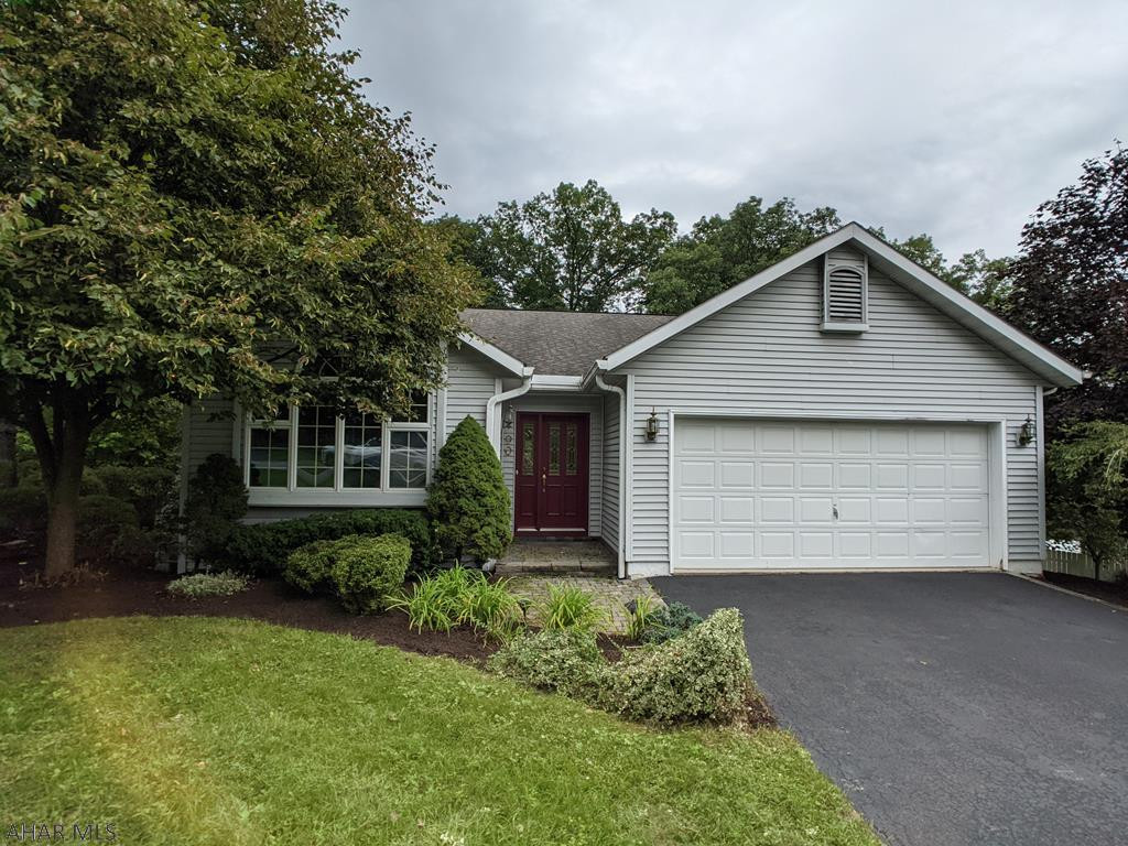 Holiday Manor - Residential