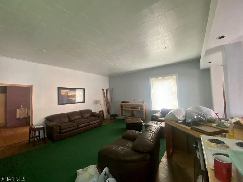 Saxton - Residential