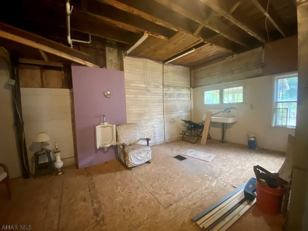 Saxton - Residential