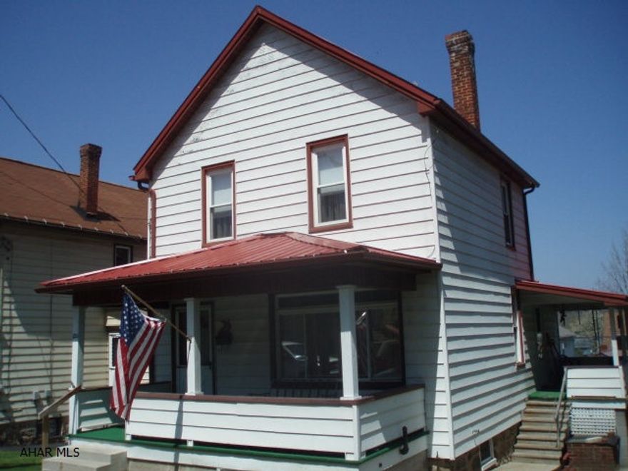 LOOKING FOR THE GOOD STARTER HOME. THIS COULD BE THE ONE.  3 BEDR00M, 1 BATH IN WILIAMSBURG BOROUGH.  2 CAR GARAGE WITH AN ADDITION CARPORT.