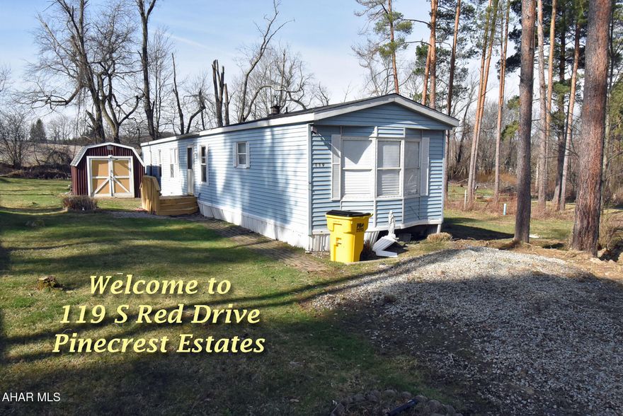 2 bedroom/ 1 bath manufactured home in Pinecrest Estates in need of a little work, but priced to sell. Leased lot. Property needs to stay in Pinecrest. New owner subject to park application and approval.