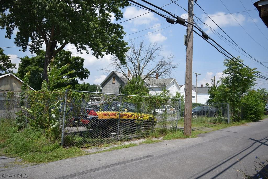 East End - Commercial Sale