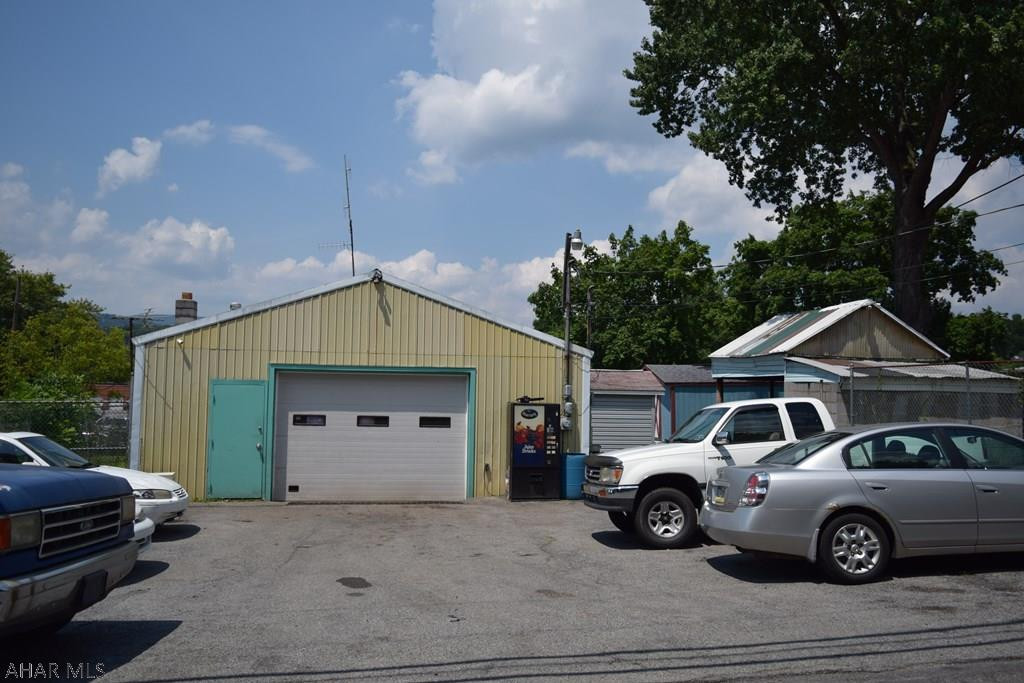 East End - Commercial Sale