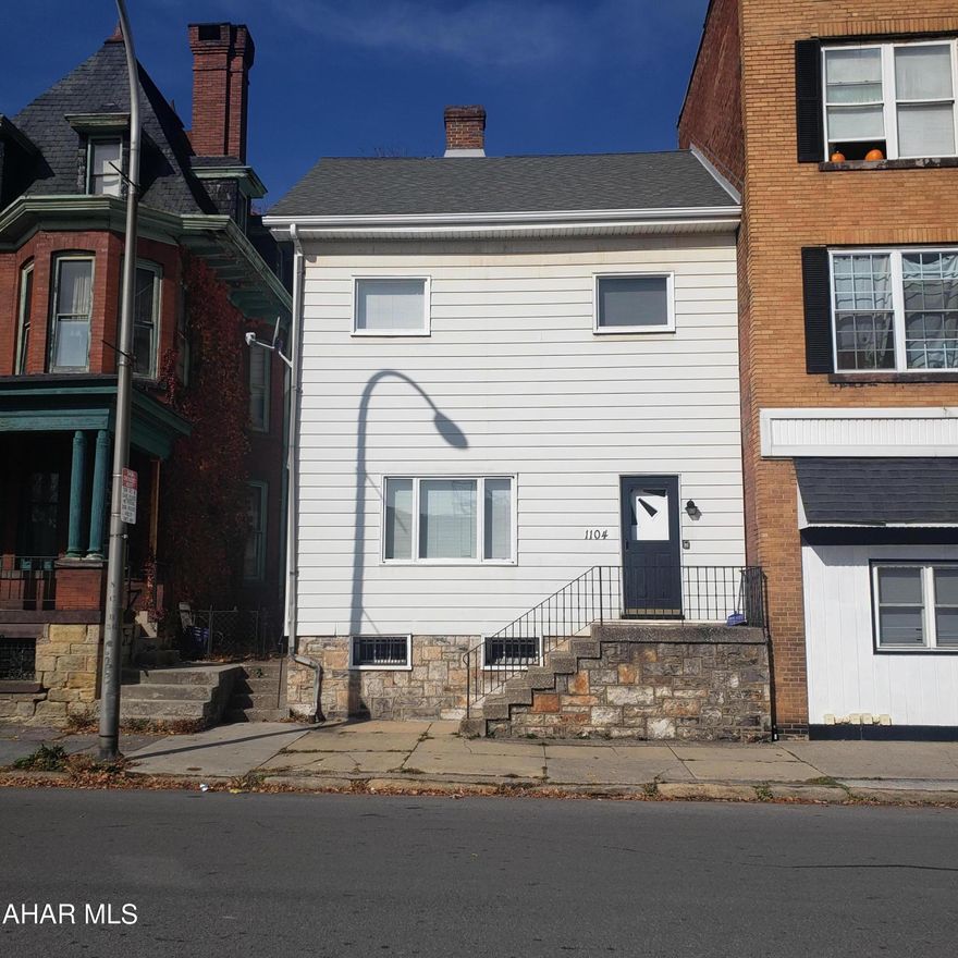 4 Unit Apartment Building