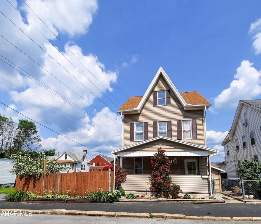 Great property for an investment, or a fixer upper! Conveniently located with private yard and lots of square footage!