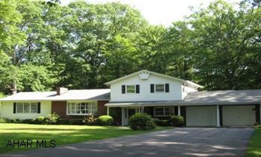 ABSOLUTELY INVITING MULTI-LEVEL HOME, SITUATED ON 1 ACRE, OFFERING 4 BDRMS, 3 BATHS, EAT-IN KITCHEN, HW FLRS, GHW AND CENTRAL AIR, PLUS LG DECK, PRIVATE BACK YARD.  CONTACT SUSAN, 935-8252. ABSOLUTELY INVITING MULTI-LEVEL HOME, SITUATED ON 1 ACRE, OFFERING 4 BDRMS, 3 BATHS, EAT-IN KITCHEN, HW FLRS, GHW AND CENTRAL AIR, PLUS LG DECK, PRIVATE BACK YARD.  CONTACT SUSAN, 935-8252.