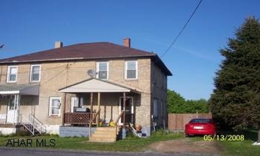 1/2 house.  New windows and new furnace installed in 2007.  Offers welcome. 1/2 house. New windows and new furnace installed in 2007.  Offers welcome.