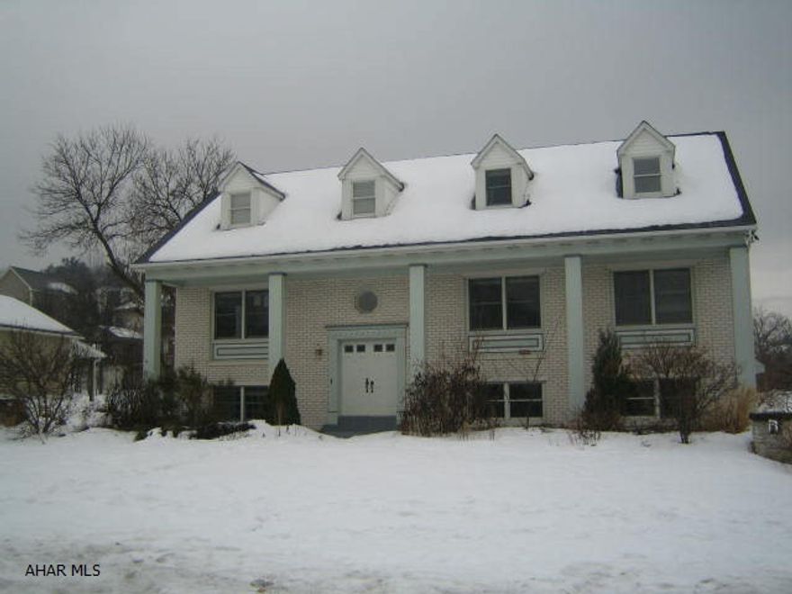 Penn Farms Bi-Level needs work, but with loads of potential. Loft area with sky lights and spiral staircase, spacious eat-in kitchen with dining area and breakfast room, finished basement with family room and full bath, 4 full bedroom including master suite. 2 car attached garage w openers, central air. Great location!  Buyer pays both transfer taxes.