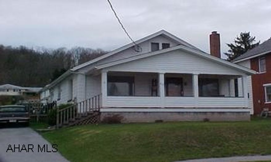 Nice clean Cape Cod with 2-car garage.  Huston Twp #J-801 Nice clean Cape Cod with 2-car garage.  Huston Twp #J-801