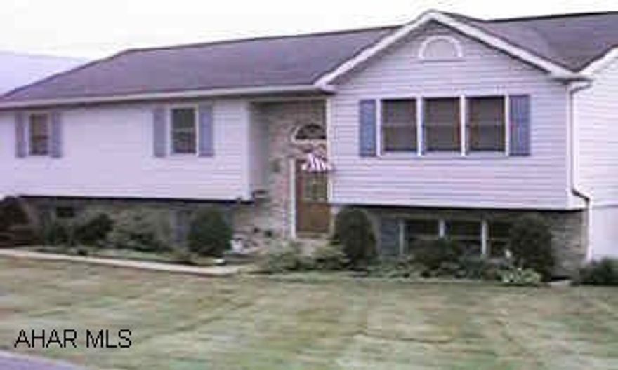 Exceptional Bi-level, large rooms, well maintained, flat lot with fruit trees, great area.