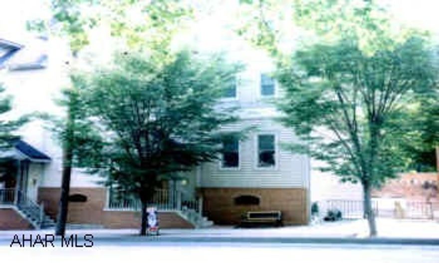 3 STORY TOWNHOUSE W/ 2-CAR GARAGE. 2,079 SQ. FT, JUST GORGEOUS! VERY TASTEFULLY DECORATED WITH MANY AMENITIES. 3 BEDROOMS, 1 1/2 BATHS, CENTRAL AIR, GENEROUS CLOSET/STORAGE SPACE THROUGHOUT, FINISHED THIRD FLOOR WITH SKYLIGHTS AND SO MUCH MORE! CALL HANK! 3 STORY TOWNHOUSE W/ 2-CAR GARAGE. 2,079 SQ. FT, JUST GORGEOUS! VERY TASTEFULLY DECORATED WITH MANY AMENITIES. 3 BEDROOMS, 1 1/2 BATHS, CENTRAL AIR, GENEROUS CLOSET/STORAGE SPACE THROUGHOUT, FINISHED THIRD FLOOR WITH SKYLIGHTS AND SO MUCH MORE! CALL HANK!
