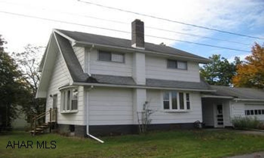 Nice and clean, 3 bedroom home on 75 x 120 lot in quiet area. New furnace 2006. 2 car garage. Heated office in breezeway area. Agent relater to seller. Call Dianne 329-1856