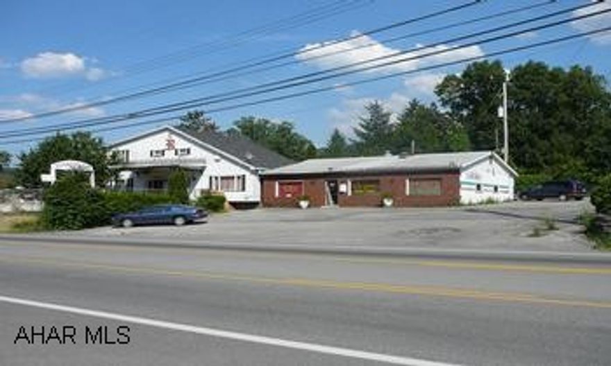 CURRENTLY 3 BR HOME W/ ATT. RESTAURANT. BLDGS NEED WORK. IRREG. DEPTH ON LOT. GREAT LOCATION FOR A GIFT SHOP, B&B, DAY CARE OR OTHER COMM. OPPORTUNITY. FORMER HOME & RESTAURANT. CURRENTLY 3 BR HOME W/ ATT. RESTAURANT. BLDGS NEED WORK. IRREG. DEPTH ON LOT. GREAT LOCATION FOR A GIFT SHOP, B&B, DAY CARE OR OTHER COMM. OPPORTUNITY. FORMER HOME & RESTAURANT.