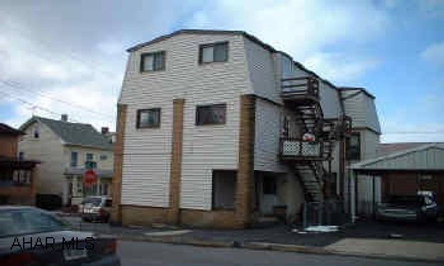 5 unit apartment building.