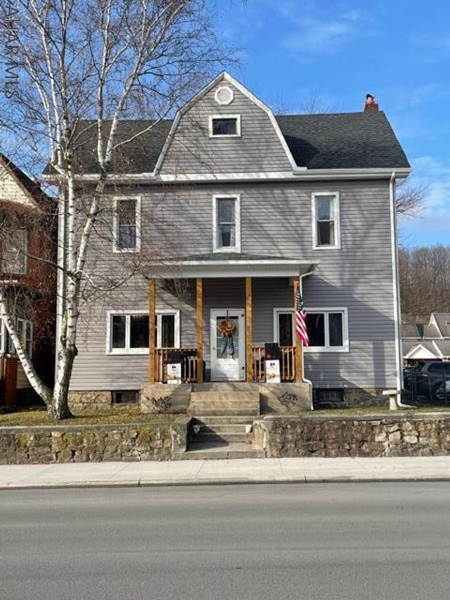 Very large 5 bedroom, 1 bathroom home in Tyrone Borough. This home has been updated with new siding and roof. Very large rooms and high ceilings. Fenced back yard with off-street parking.