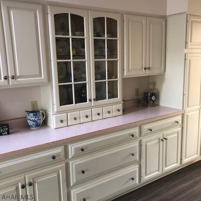 Lakewood Manor - Residential