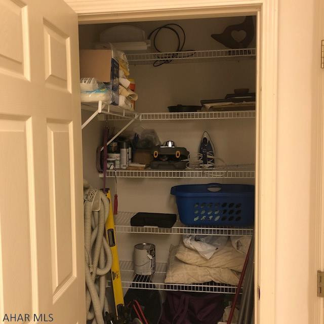 Lakewood Manor - Residential