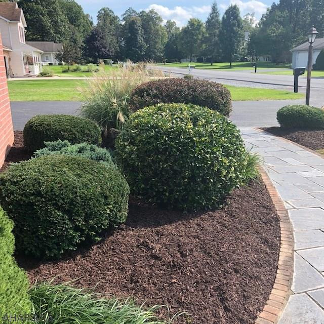 Lakewood Manor - Residential