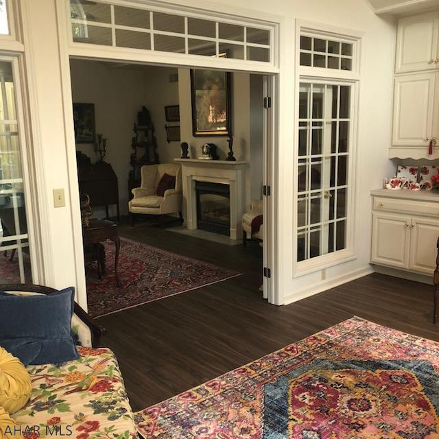 Lakewood Manor - Residential