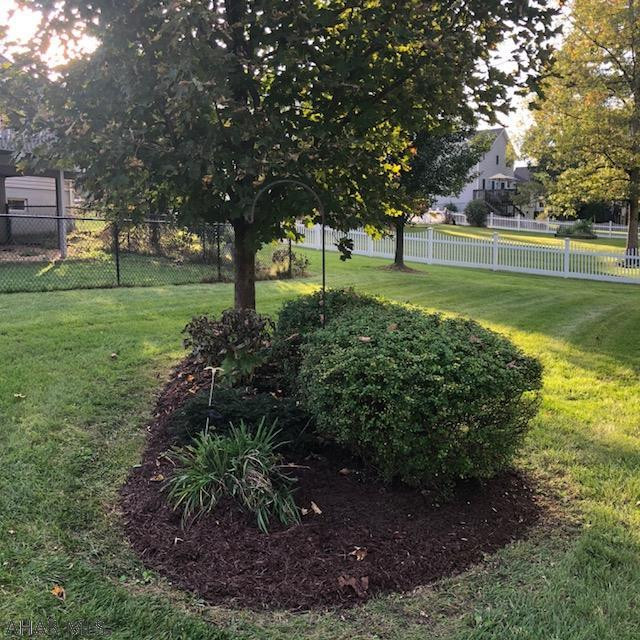 Lakewood Manor - Residential