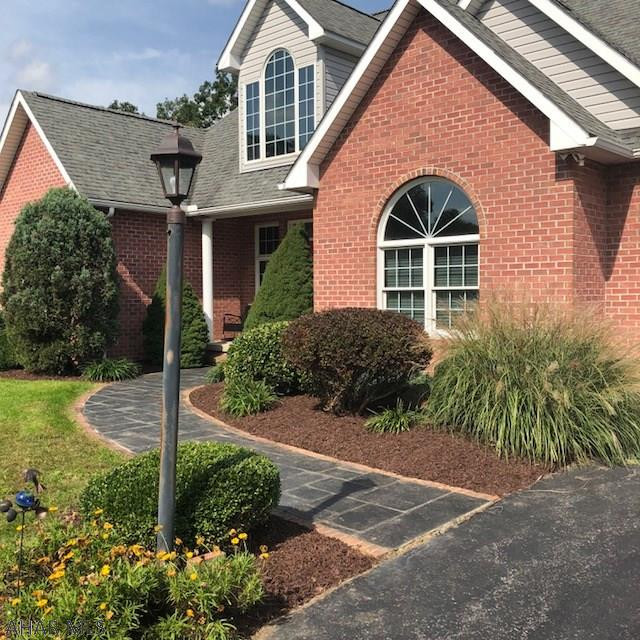 Lakewood Manor - Residential