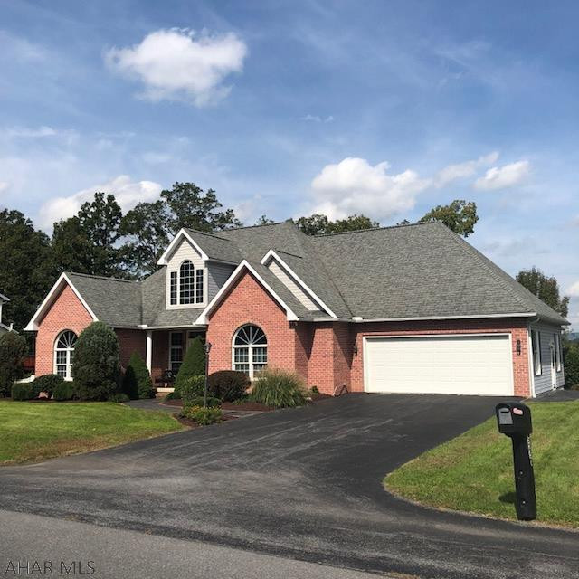 Lakewood Manor - Residential