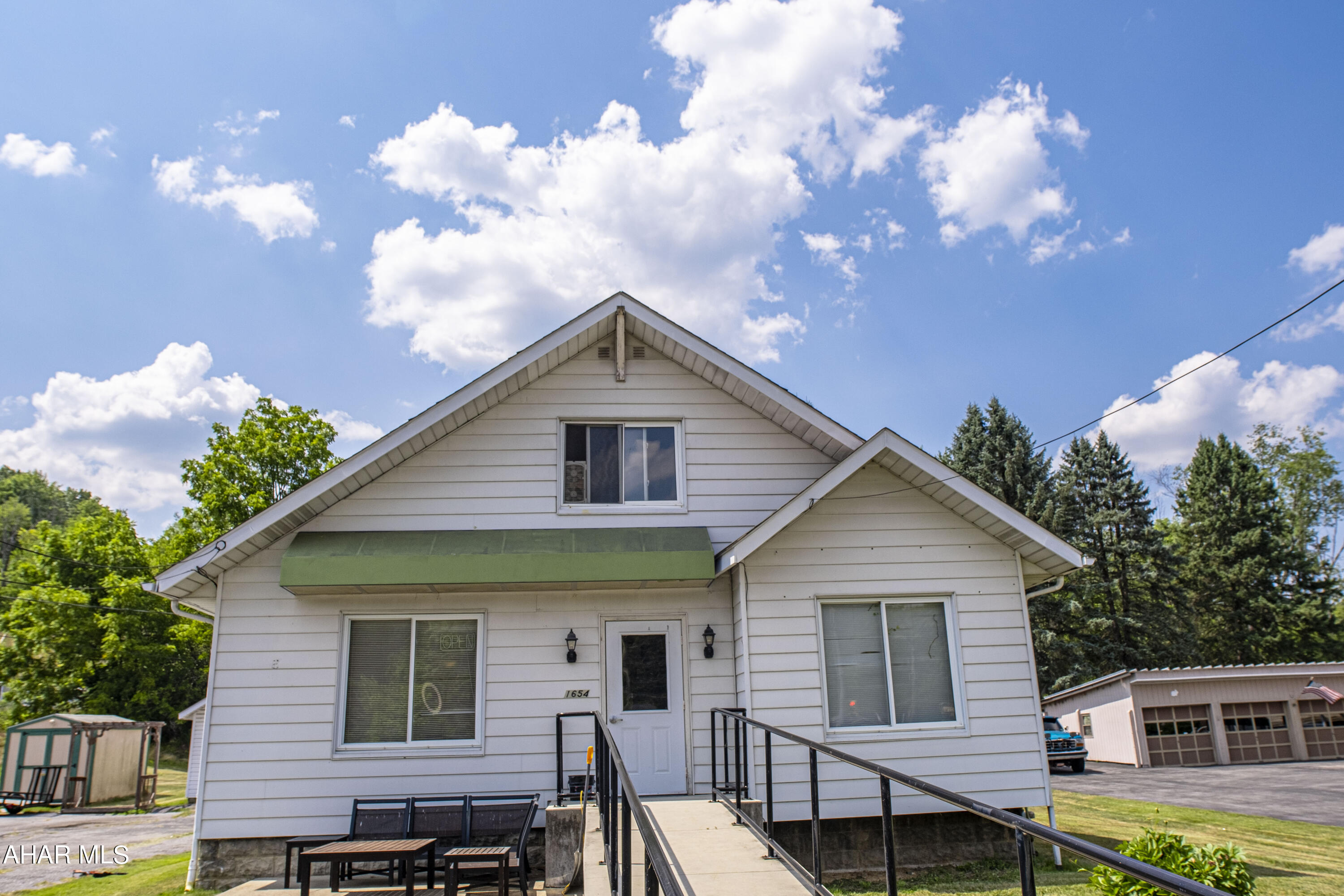 Greenwood - Commercial Sale