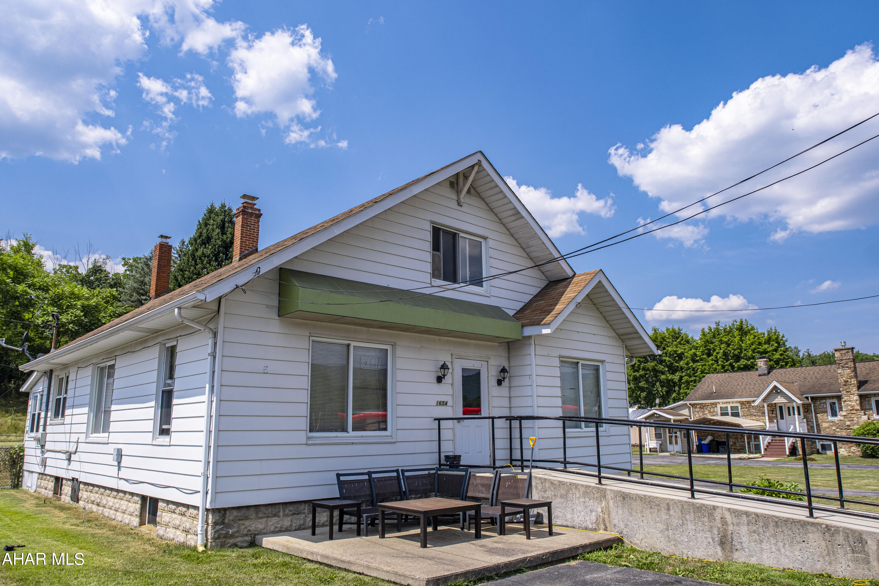 Greenwood - Commercial Sale